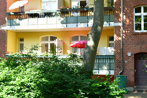 Innenhof und Balkone im Auenviertel